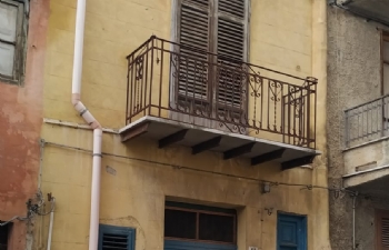 Palazzina con annesso rudere