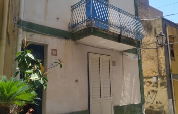 Palazzina con terrazzino