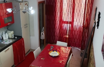 Palazzina su 3 livelli arredata