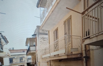Palazzina su più livelli da ristrutturare