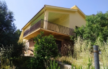 Villa con box