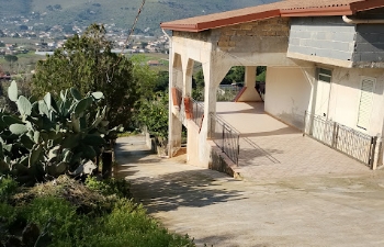 Villetta panoramica con terreno di 2.800 mq